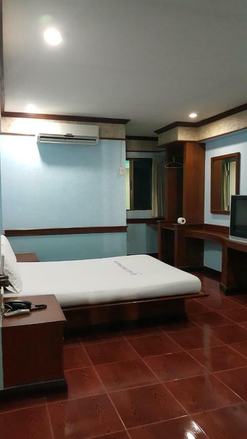 West Wing Mansion Aparthotel Bangkok Luaran gambar